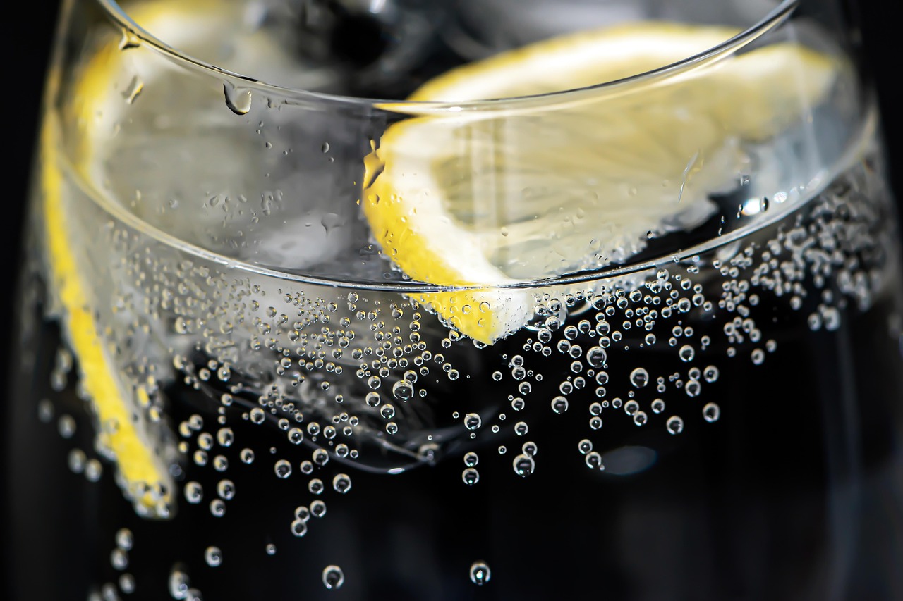 entdecken sie die bedeutung der hydration für ihre gesundheit. erfahren sie, wie sie ihren körper optimal mit flüssigkeit versorgen und die vorteile einer ausreichenden hydration für ihr wohlbefinden nutzen können.