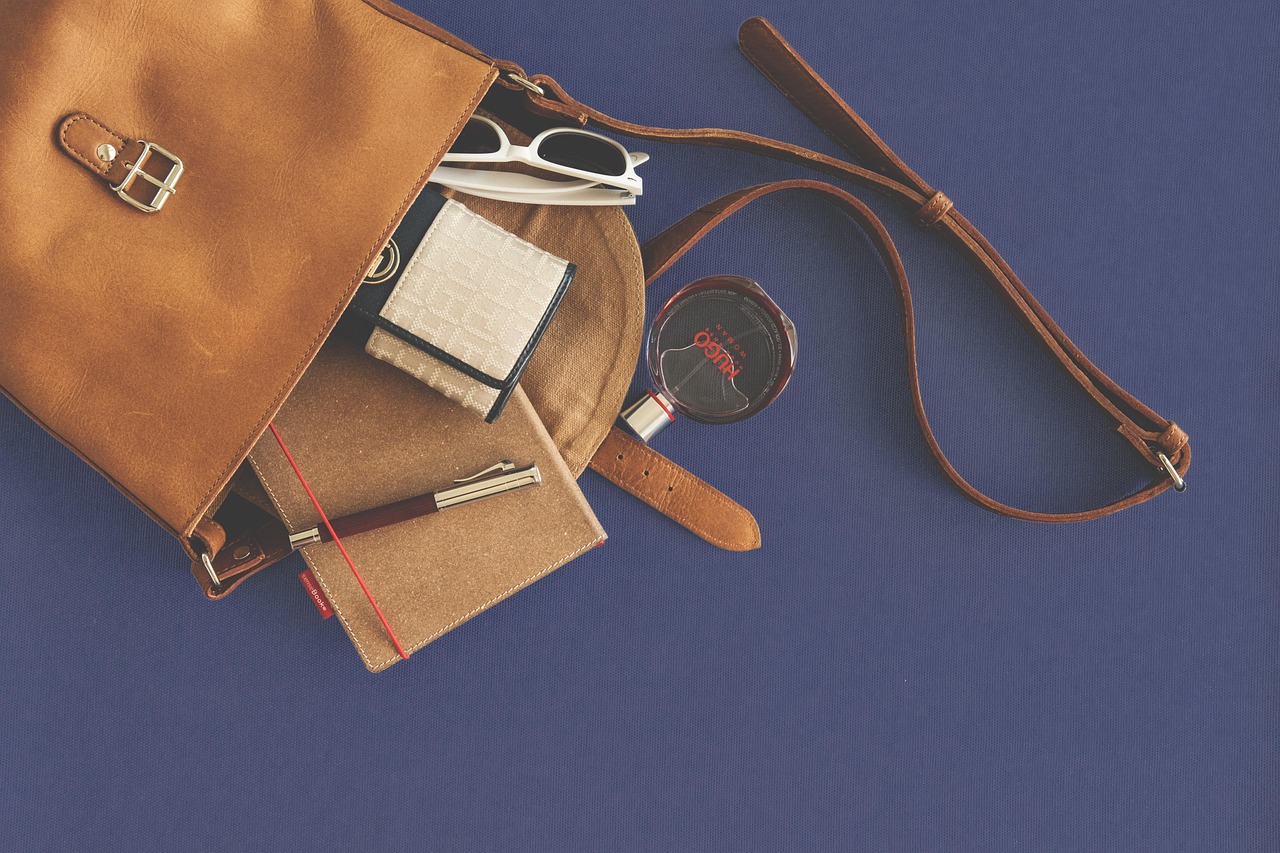 pflege von lederhandtaschen: tipps und tricks, um ihre ledertaschen langlebig und schön zu erhalten.
