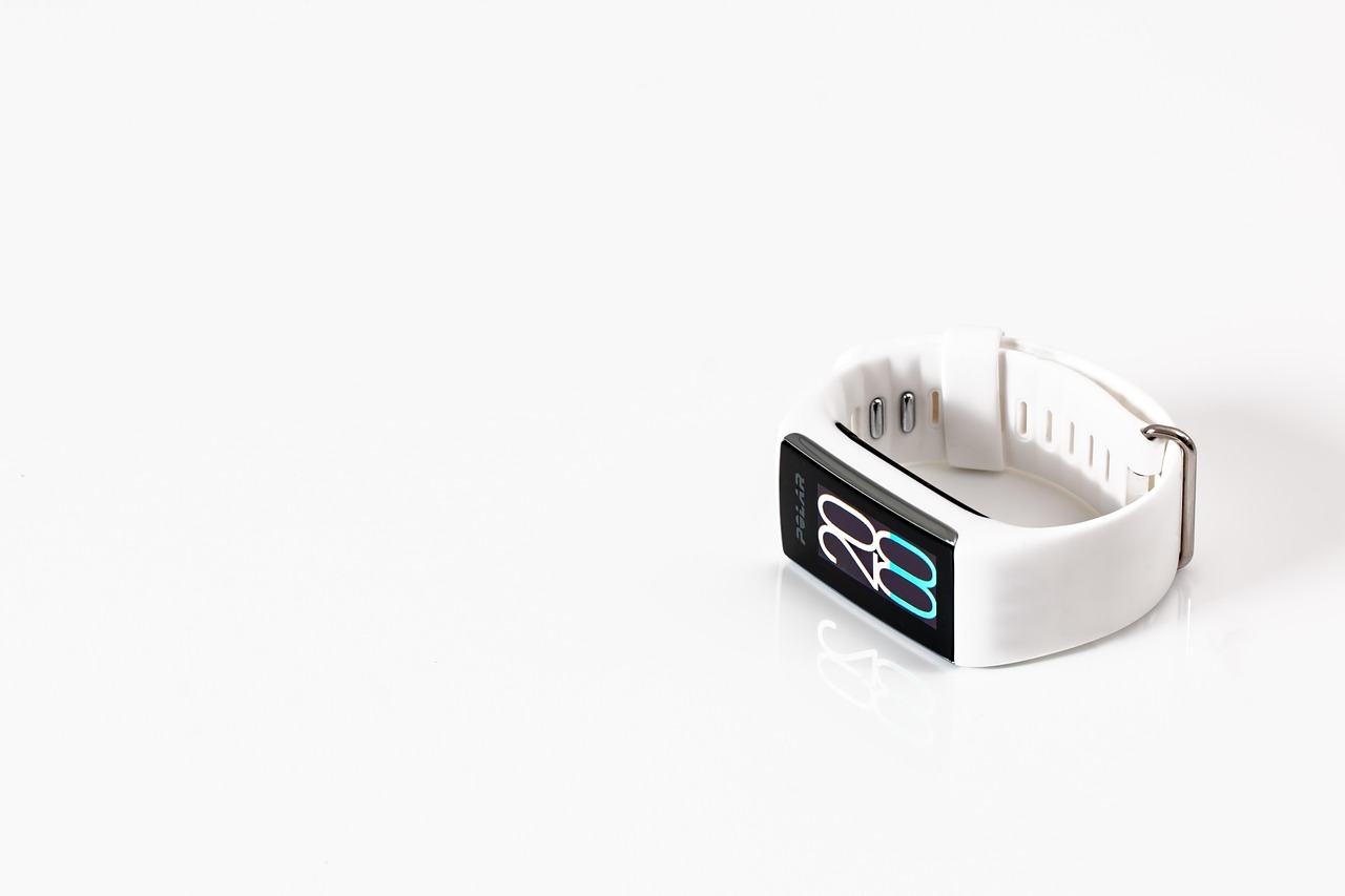 entdecken sie unseren fitness tracker – ihr idealer begleiter für gesundheits- und aktivitätsüberwachung. verfolgen sie schritte, herzfrequenz und mehr für ein gesünderes leben.